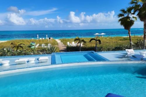 Casa Grande - Grace Bay Beach