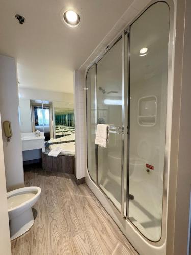 Plaza Suite image 10