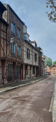 Alrededores, 2 Chambres, Les Dentellières de la Cathédrale (2 Chambres, Les Dentellieres de la Cathedrale) in Place Saint-Pierre