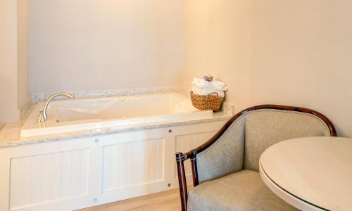 Queen Room with Sea View