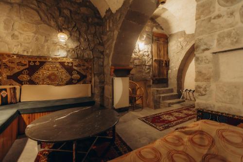 Anatolia Raymonde Cave House