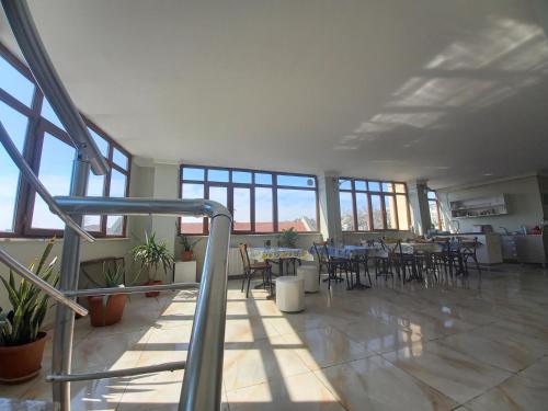 Avsin Residence 4