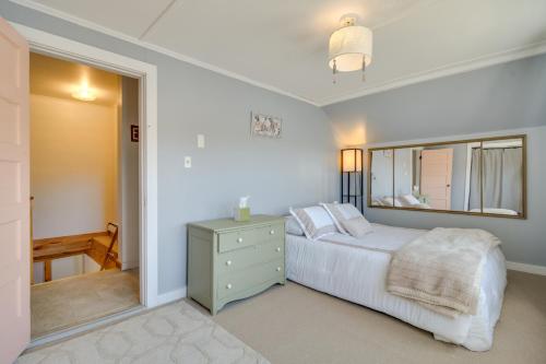 Lakefront Oakland Vacation Rental w/ Dock + Views! in Waterville (Maine)