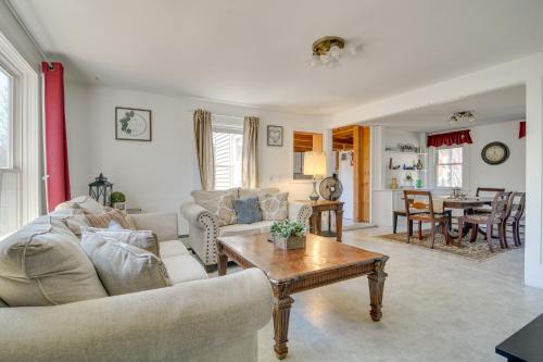 Lakefront Maine House ~ 4 Mi to Colby College in Waterville (Maine)