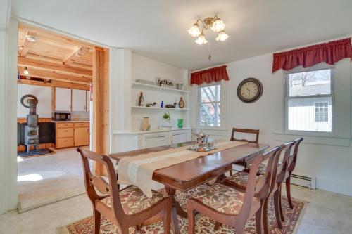 Lakefront Maine House ~ 4 Mi to Colby College in Waterville (Maine)