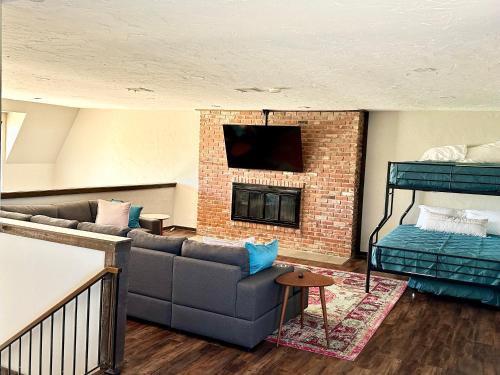 Hefner Loft detail