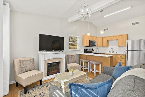 Cozy Uptown Guest House - main image