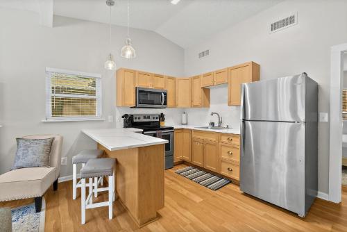 Cozy Uptown Guest House - image 6