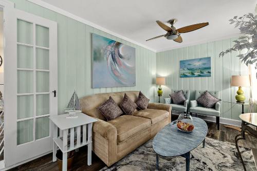 Casa Maria 1- Beachy Apt Mins Walk to Downtown - image 10