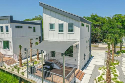200 Riberia - Downtown Waterfront Luxury Home - image 7