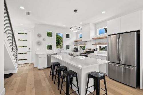 198 Riberia - Downtown Waterfront Luxury Home - main image