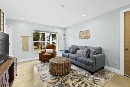 Paradise Palms - Flamingo Suite - Steps to Ocean - 10 min to Downtown! in St. Augustine, USA