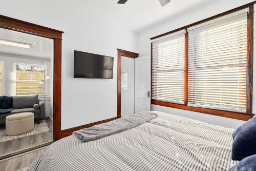 Old Mission Guest Suite - Charming Apartment, 15 Min Walk to Downtown! in St. Augustine, USA