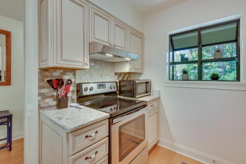 Salem Vacation Rental with Lake Keowee Access! in Salem, USA