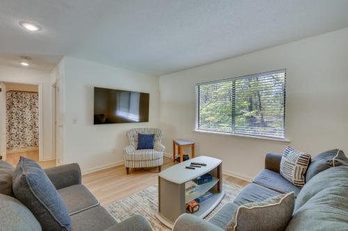 Salem Vacation Rental with Lake Keowee Access! Salem Vacation Rental with Lake Keowee Access!