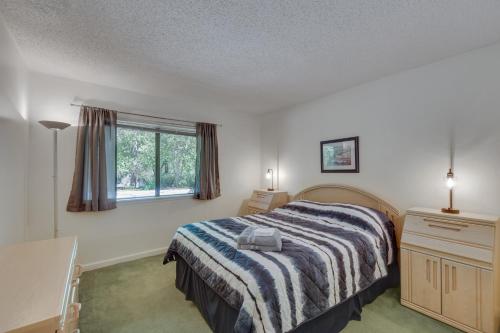 Salem Vacation Rental with Lake Keowee Access! Salem Vacation Rental with Lake Keowee Access!