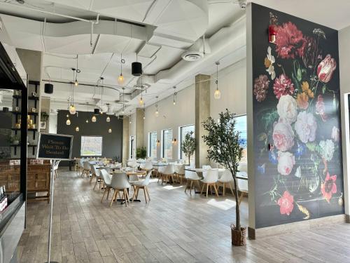 Restoran, Divya Sutra Plaza and Conference Centre Calgary Airport in Calgary (AB)