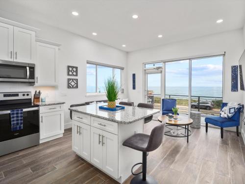 Ocean Front Flagler Beach Sleeps 5 people