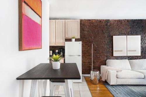 350-1A Gramercy New 1BR Sleeps4 Newly Furnished, New York (photo 3)
