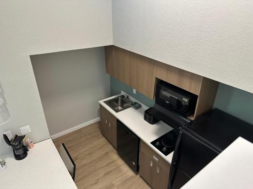 Arbor Suites at the Mall - image 36