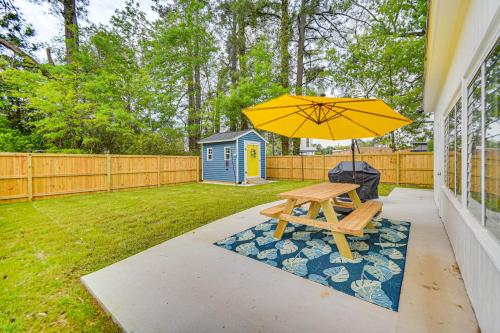 Elizabeth City Abode with Fenced Yard, Near Downtown in เอลิซาเบท ซิตี้ (NC)