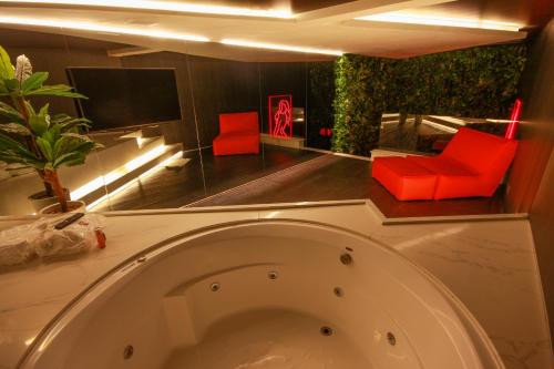 Hot tub, MOTEL STUDIO A in Limao