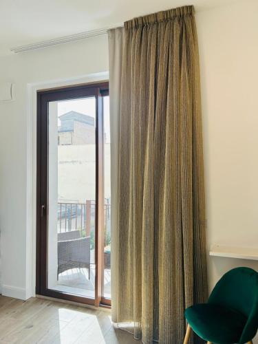 King Room image 10