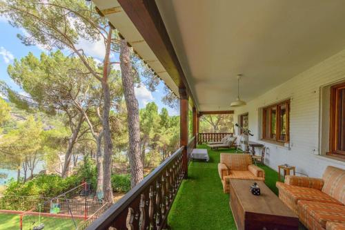 Apkārtne, Villa del Almirante in Pelayos de la Presa