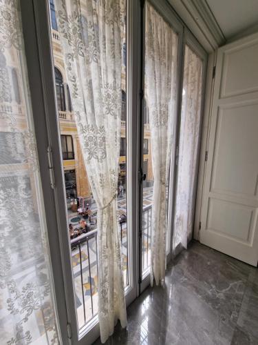 Suite Galleria Umberto I 4