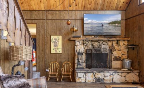 ITH Big Bear Lake Hostel & Retreat Center - 공용 라운지/TV 시청 구역