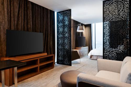 room detail thumbnail 1