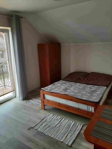 1 queen bed