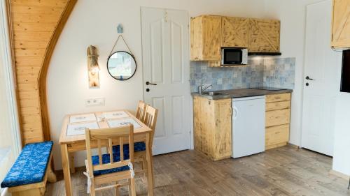 キッチン, Matróz Apartmanok - Közvetlenül a stranddal szemben (Matroz Apartmanok - Kozvetlenul a stranddal szemben) in バラトナルマディ