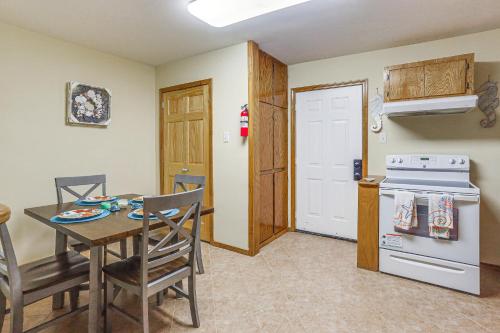 Inviting Galveston Townhome 2 Mi to Beach! in Galveston, USA