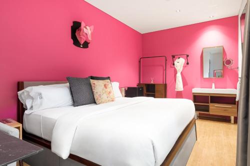 Pug Seal Polanco Allan Poe Pug Seal Polanco Allan Poe