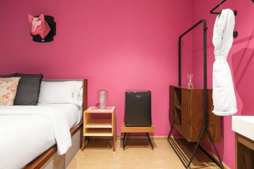 Pug Seal Polanco Allan Poe Pug Seal Polanco Allan Poe