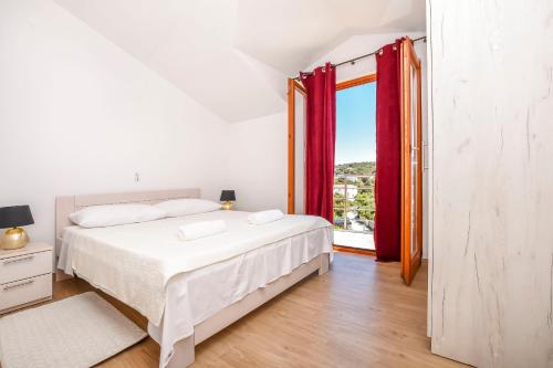 One-Bedroom apartment Standard image 6