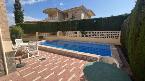 Casa Monte Verde con piscina a 10 min de Granada
