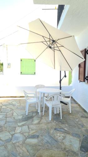 SUMMER HOUSE IN SKYROS ISLAND