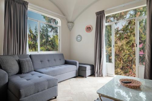 Pug Seal Polanco Allan Poe Pug Seal Polanco Allan Poe