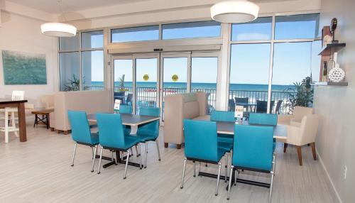 Holiday Inn Express & Suites Panama City Beach Beachfront, an IHG Hotel