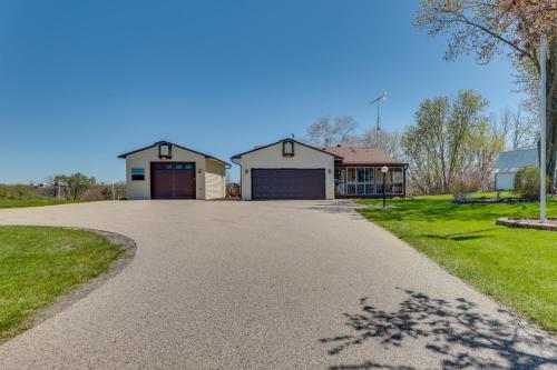 Prairie du Chien Home with Yard 3 Mi to River! in Prairie du Chien, USA