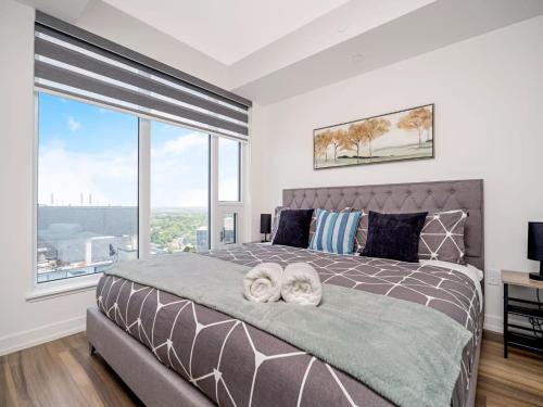 City View 1BR Condo - King Bed & Private Balcony - Apartment - Kitchener