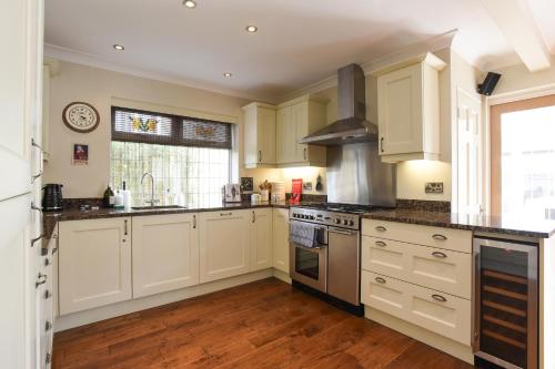 Air Maison - Stunning House in Clanfield Family and Remote Workers Friendly in 克蘭菲爾德