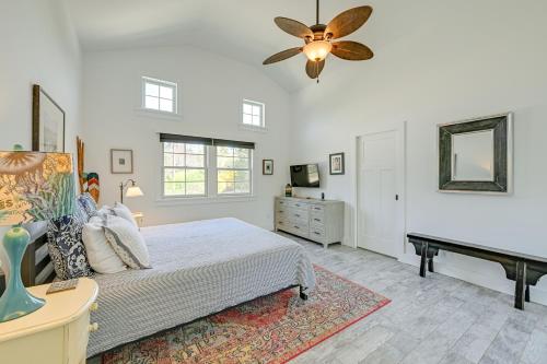 Luxury Hampton Bays Home - Walk to Shinnecock Bay - image 2