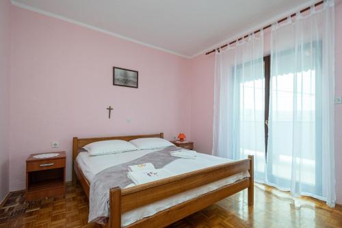 Two-Bedroom Apartment with Balcony and Sea View