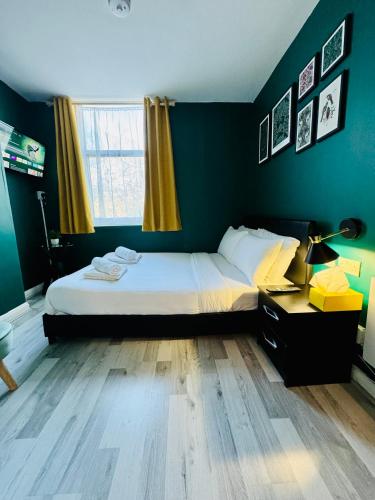 Unique Studio Flat in City 1110, Лондон