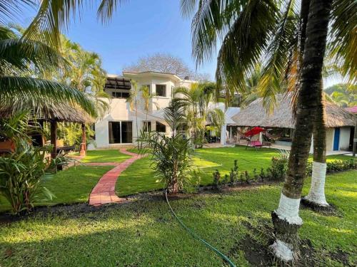 Villa Grecia-Villas del Pacifico in Puerto San Jose