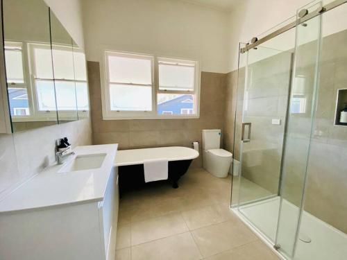 Camberwell's Lyrical Vintage Abode