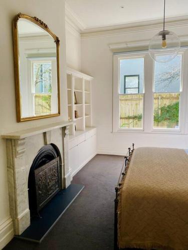 Camberwell's Lyrical Vintage Abode